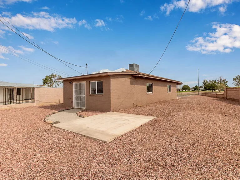 11437 W Lakeshore Dr — Photo 19