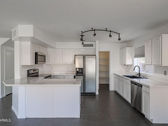 2nd image of 11707 N 148TH Avenue