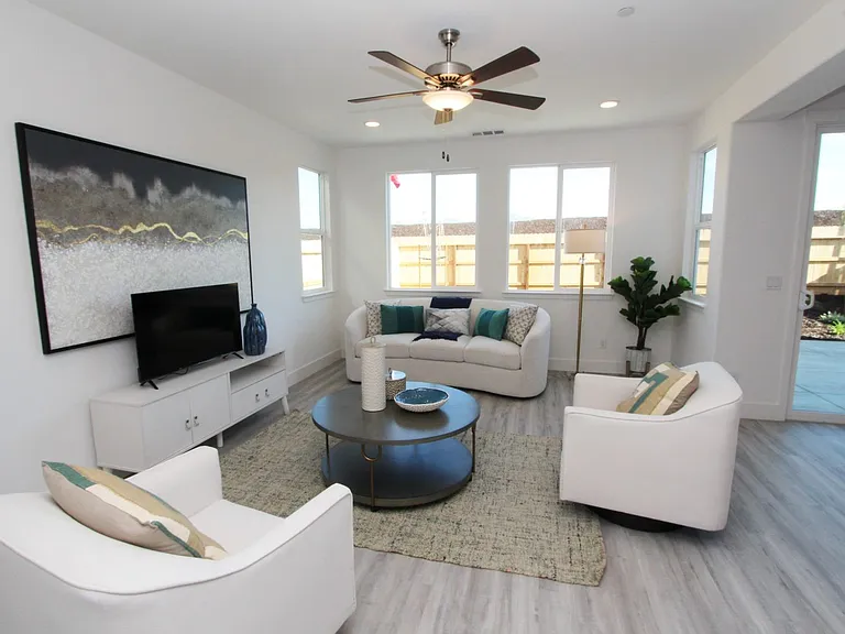 1216 Walker Peak Way — Photo 3