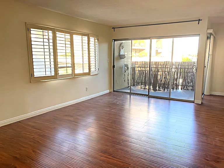1817 N Fuller Ave #301 — Photo 4