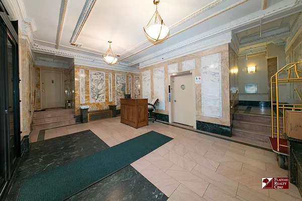 Sold by Flateau Realty | media 25