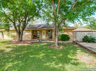 138 Redbird Dr, Floresville, TX 78114