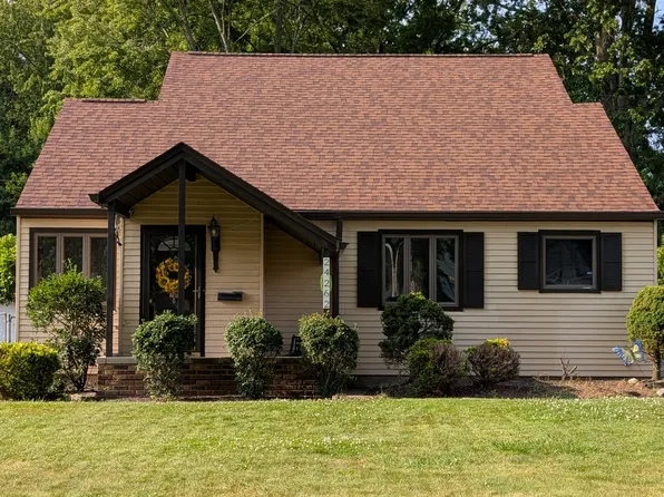 24262 Hedgewood Ave, Westlake, OH 44145