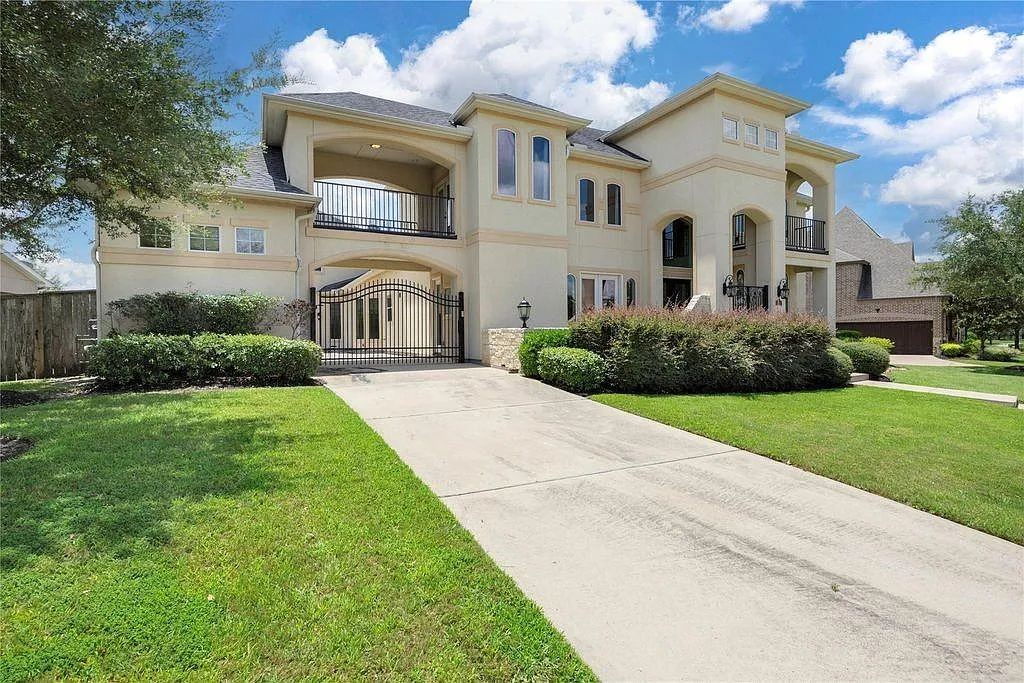5 bed, 5.5 bath, 5166 sqft, $6,500 — Photo 3