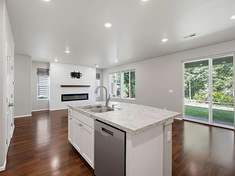 3919 Jett Ln NE — Photo 13