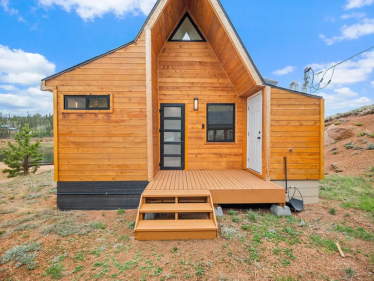 107 Lake Dr E — Photo 39