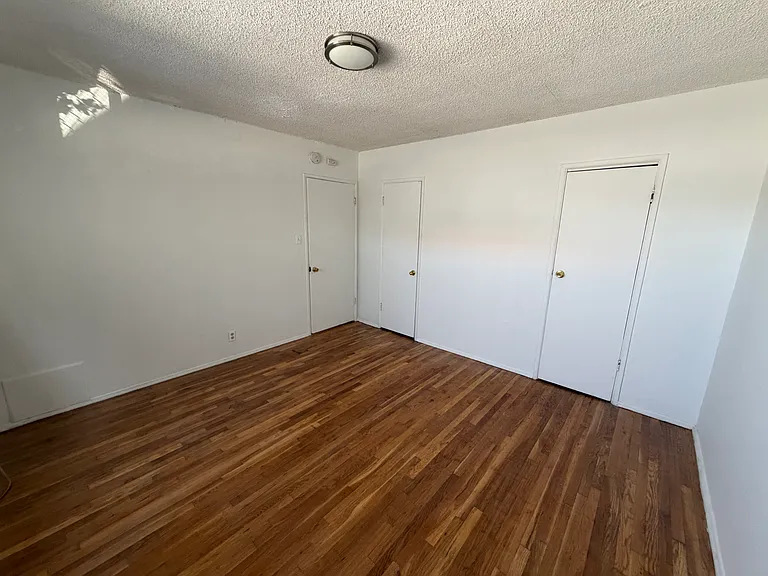 317 W Valencia Ave #B — Photo 5
