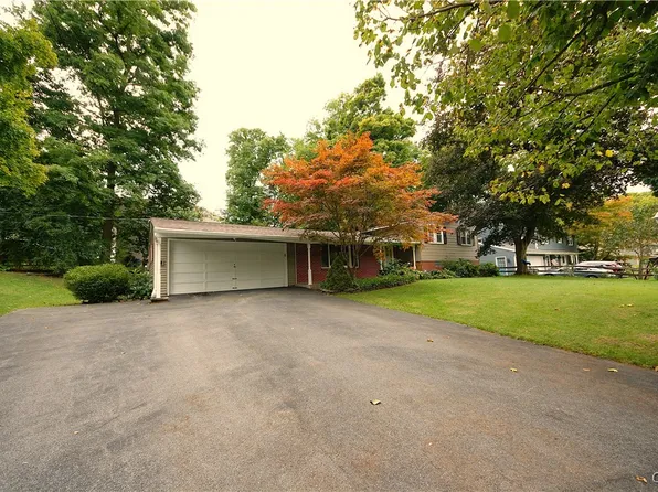 156 Hillside Way, Camillus, NY 13031