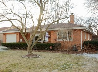 812 Macarthur Dr, Chicago Heights, IL 60411