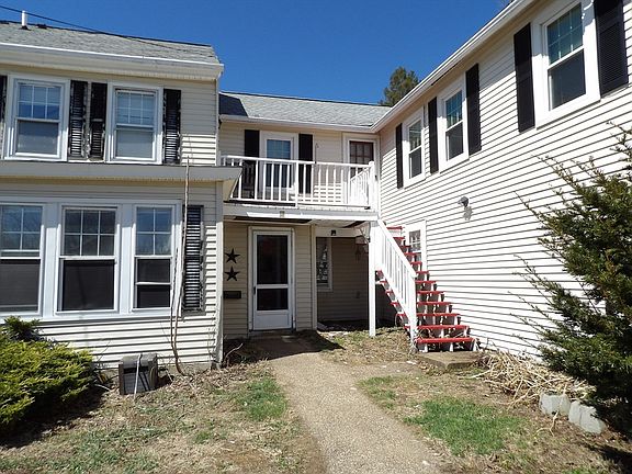 2nd image of 620 Pleasant St