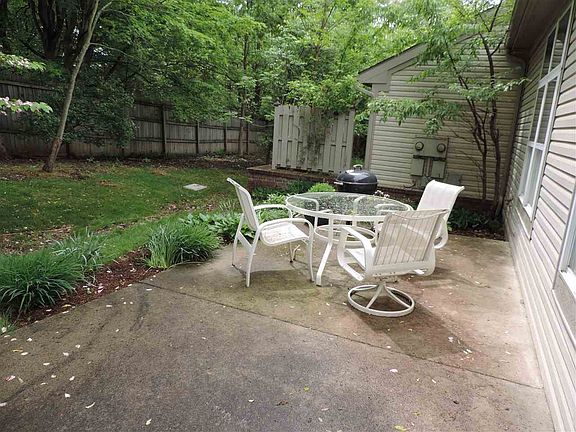 5th image of 738 E Moss Creek Dr