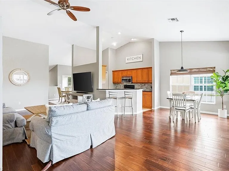 5615 Sherborn Dr #201 — Photo 12
