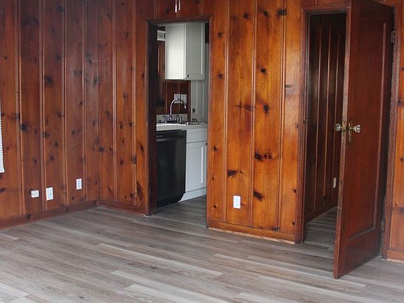 2nd image of 210 Keller St APT C