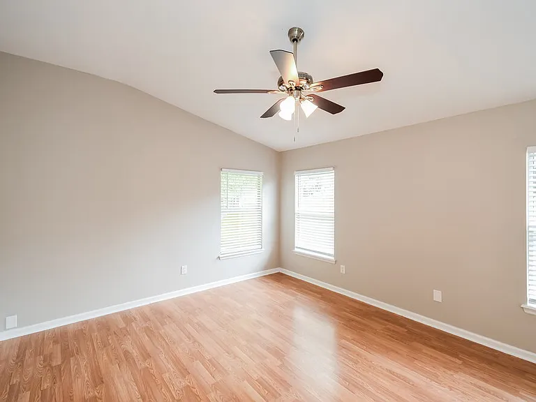 1032 Beckingham Dr — Photo 9