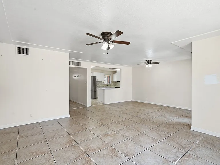 742 E Sierra Vista Dr — Photo 19