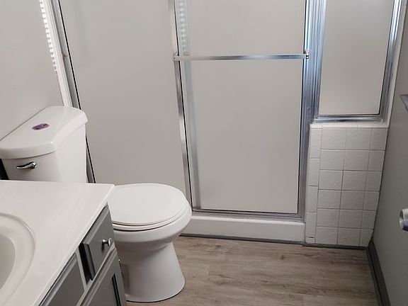 5th image of 2910 La Palma Dr
