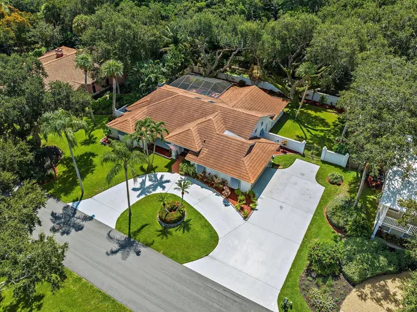 11 Heritage Way, Sewalls Point, FL 34996