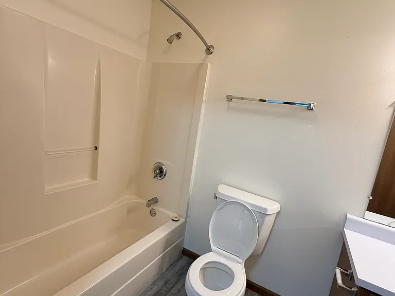 W156N11495 Pilgrim Rd #212 — Photo 9