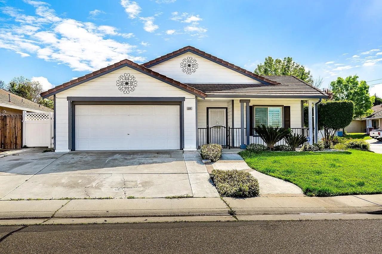 8381 Las Montanas Ct photo 1
