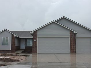 2006 Chestnut St, Newton, KS 67114