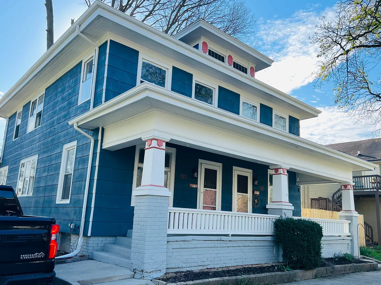 1117 College St — Photo 2