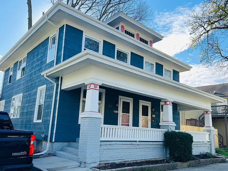 1117 College St — Photo 2