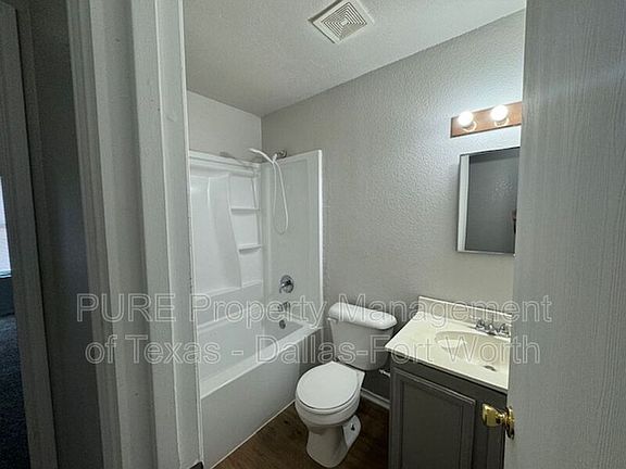 4th image of 532 Magdalen Ave