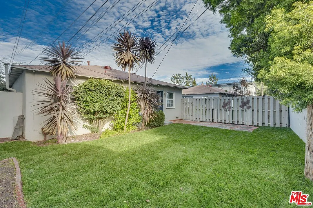 2 bed, 1.0 bath, 800 sqft, $4,750 — Photo 3