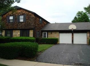 225 Weidner Rd, Buffalo Grove, IL 60089