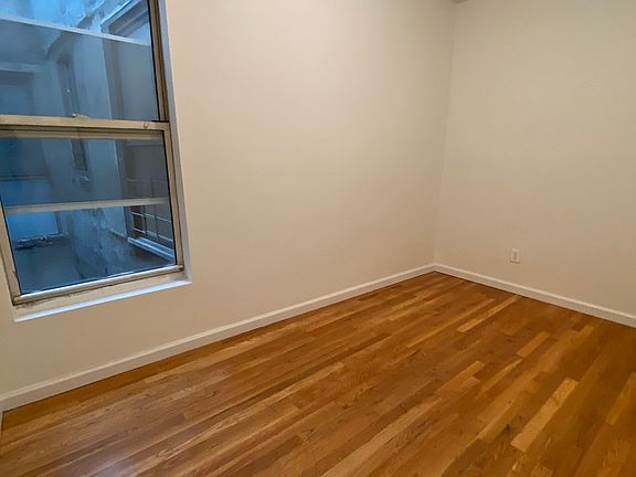 4th image of 127 Grand St APT 12