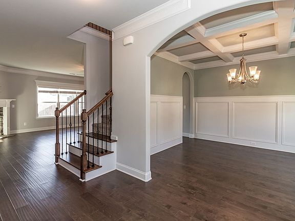 3rd image of 736 Houston Lake Dr