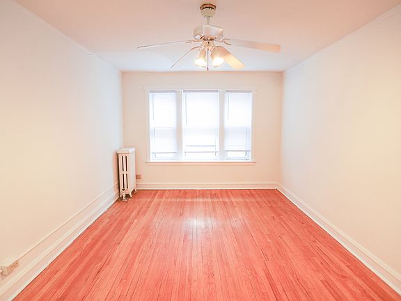 2nd image of 4247 N Hermitage Ave #1B