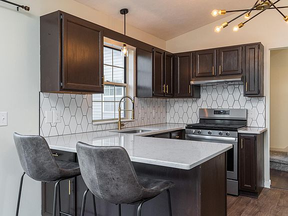 5th image of 2521 Woodmeadow Dr SE