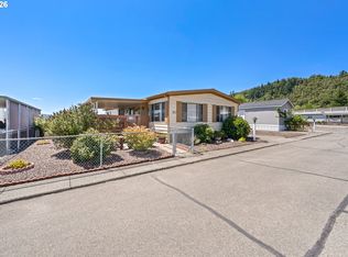 302 Shadow Ranch Ln, Roseburg, OR 97470