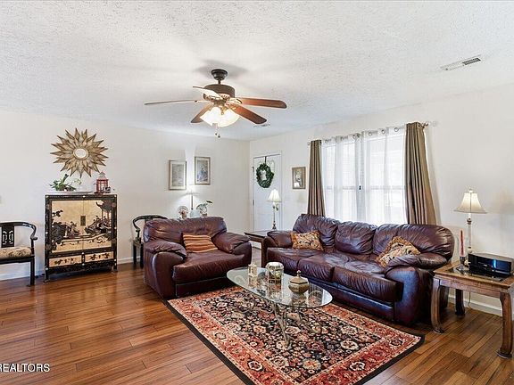 5th image of 2953 Oak Top Ct