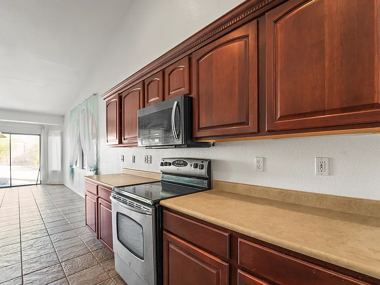 2123 W Maldonado Rd — Photo 11