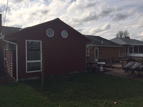 4th image of 210 Stadium Ave