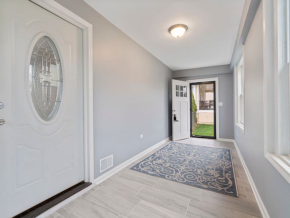 5th image of 313 E Stimmel St