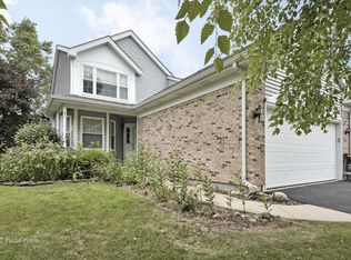 800 Twelve Oaks Pkwy, Woodstock, IL 60098