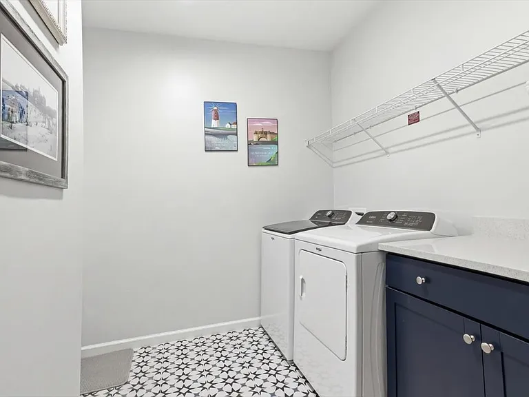 247 Tropics Ave — Photo 7