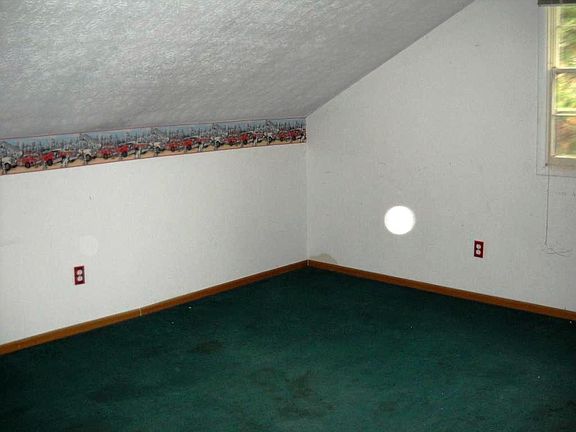5th image of 25 Beechwood Dr