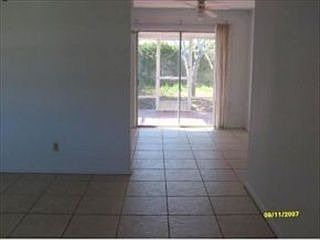4th image of 260 W Towne Pl