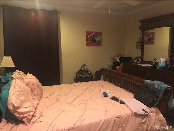 4th image of 210 15th St E APT 3