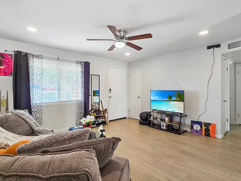 8012 W Highland Ave — Photo 8