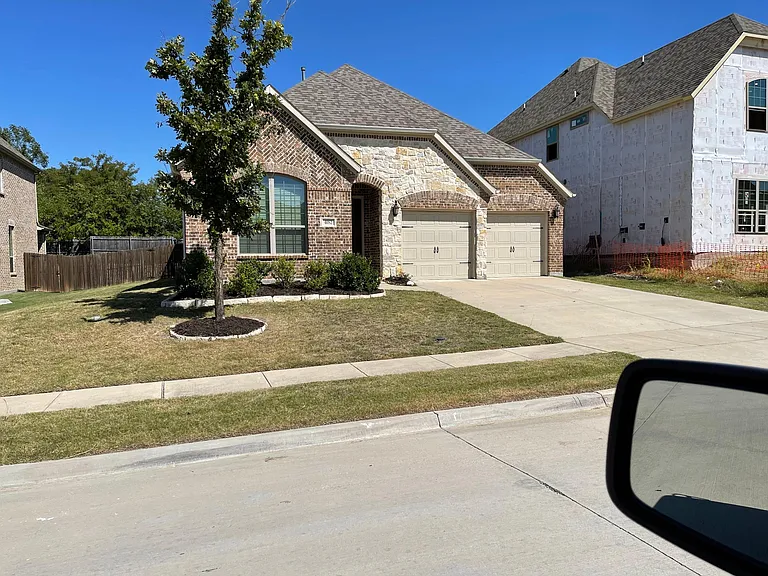 4052 Angelina Dr — Photo 29