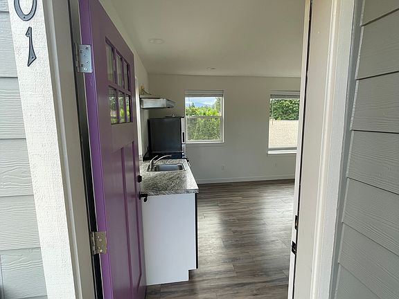 4th image of 2804 Racine St #201