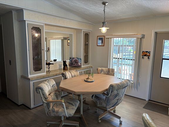 5th image of 1170 Lake Dr