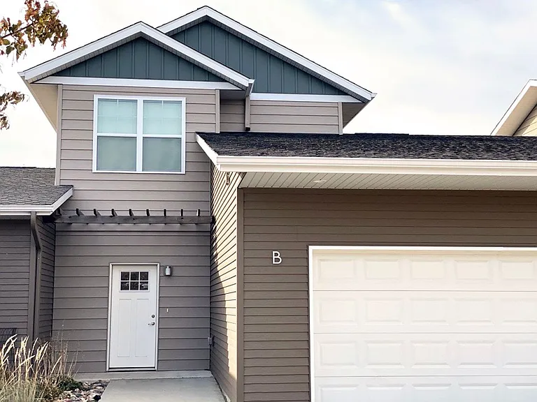 Retreat Townhomes — Photo 30