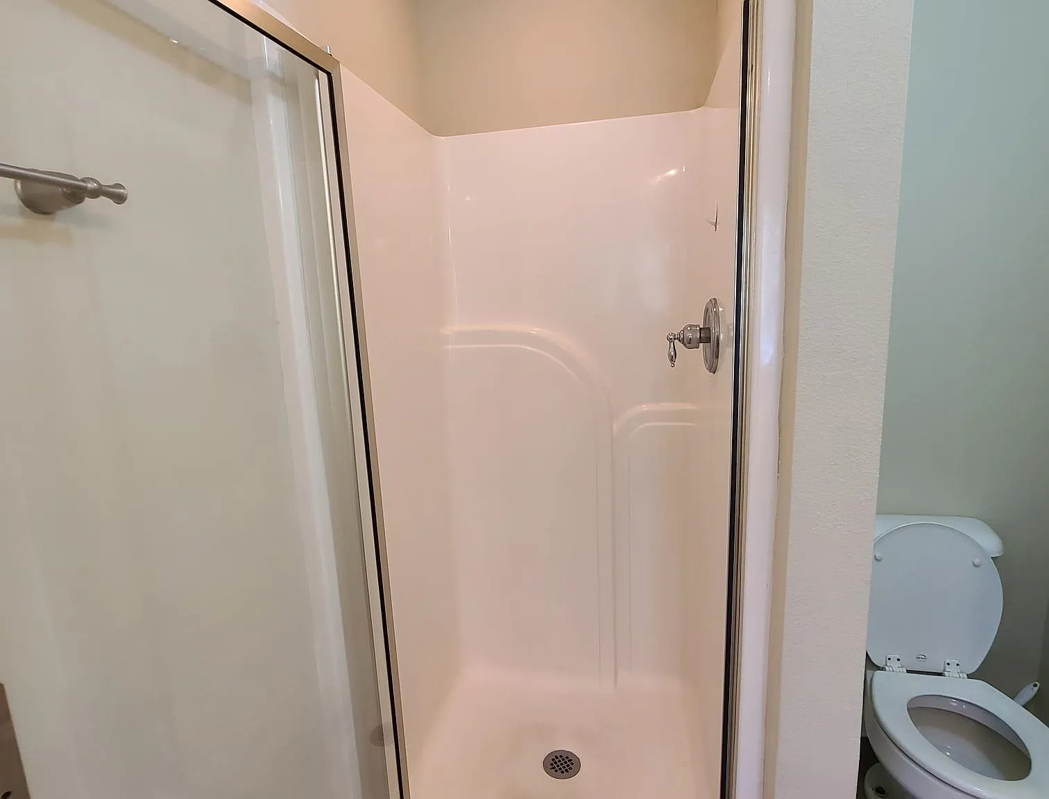 4 bed, 2.0 bath, 1790 sqft, $1,950 — Photo 3