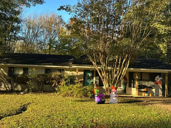 237 Westside Dr, Pontotoc, MS 38863